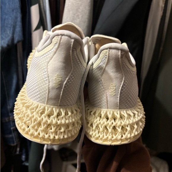 Adidas white running shoe - Picture 5 of 7